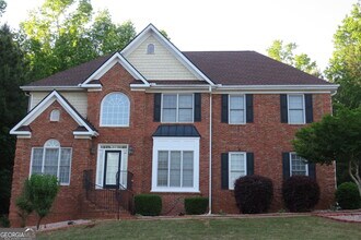 Building Photo - 2205 Crescent Walk
