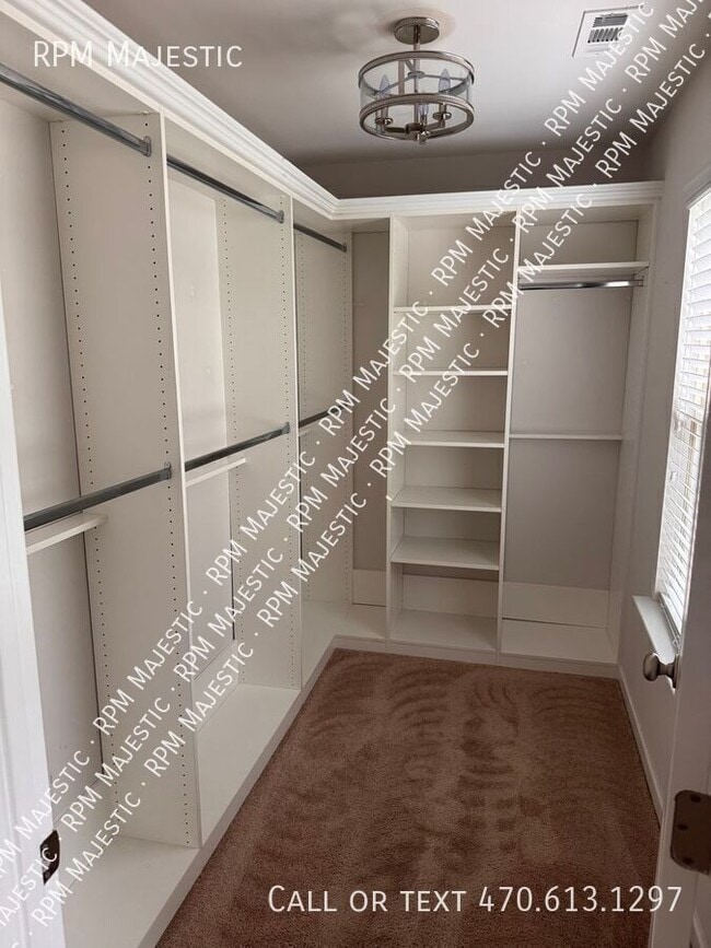 Building Photo - 2880 Cooper Brook Dr