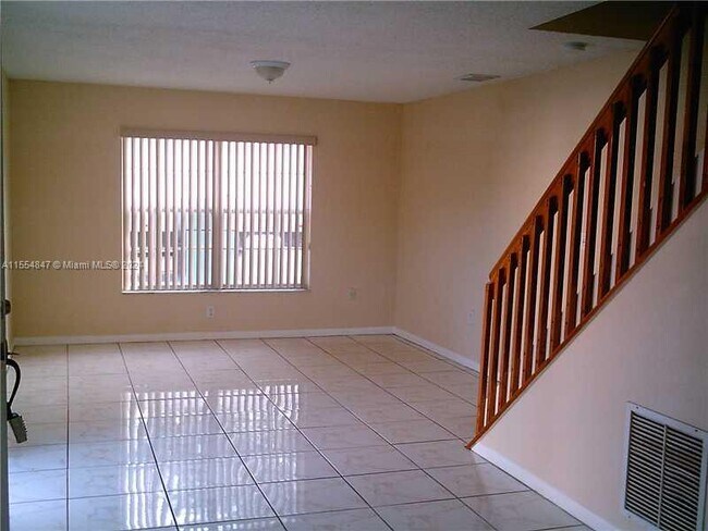 Foto del edificio - 8388 SW 23rd Ct