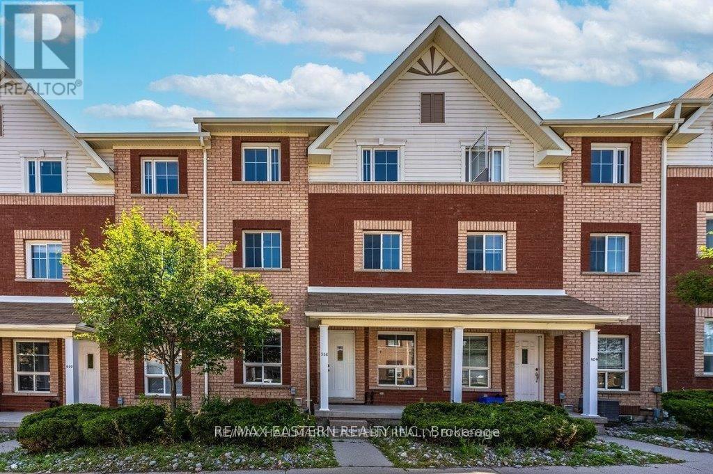Photo principale - 246-246 Spillsbury Dr