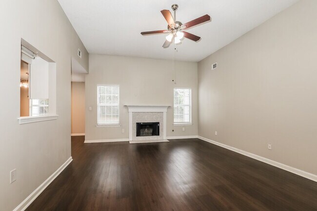 Foto del edificio - 172 Regency Park Dr