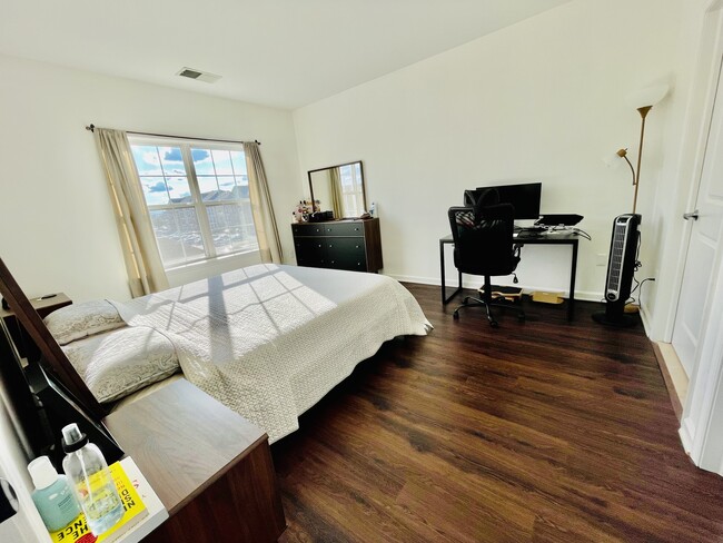 Dormitorio principal - 531 E Celebration Way