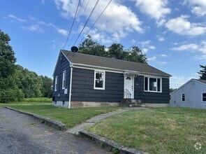 Building Photo - 152 Cottage Rd