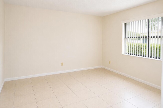 Building Photo - 11000 Royal Palm Blvd