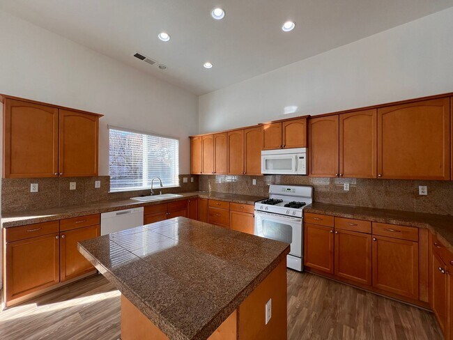 Foto del edificio - 4 bedroom Fernley Home.