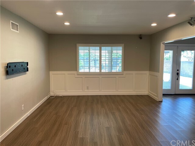 Foto del edificio - 12397 Lewis Ave