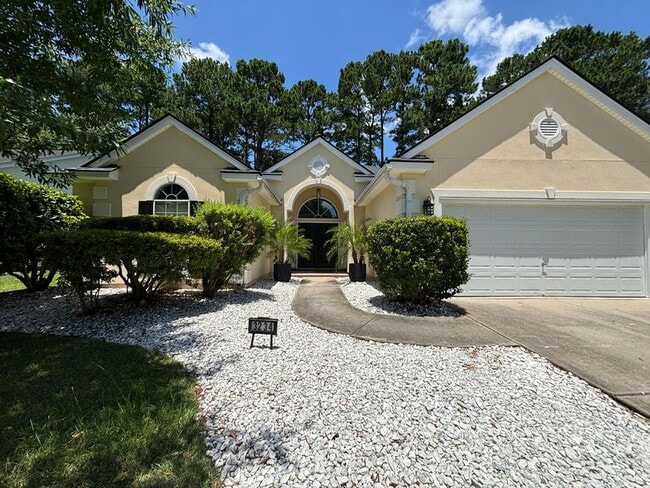 Building Photo - Available 7/9. Gorgeous, Fully Remodeled 3...