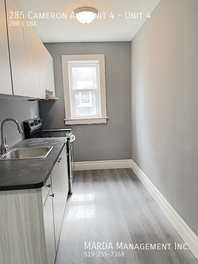 Photo du bâtiment - MODERN 2 BED 1 BATH NEAR UNIVERSITY OF WIN...