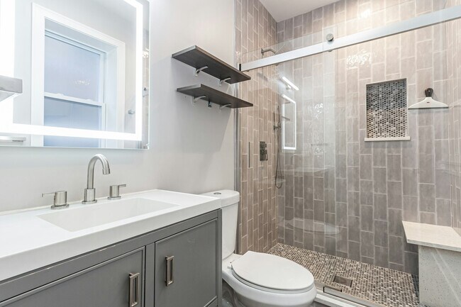 Foto del edificio - 2829 N Rockwell St