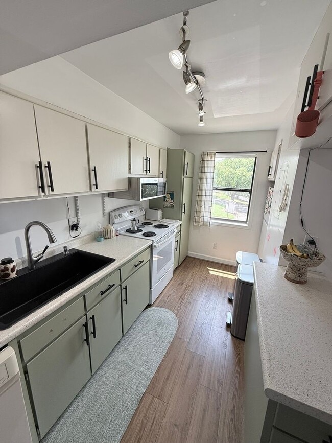 Photo - 2 bedrooms, 2.5 bathrooms Condo Located on Carr St