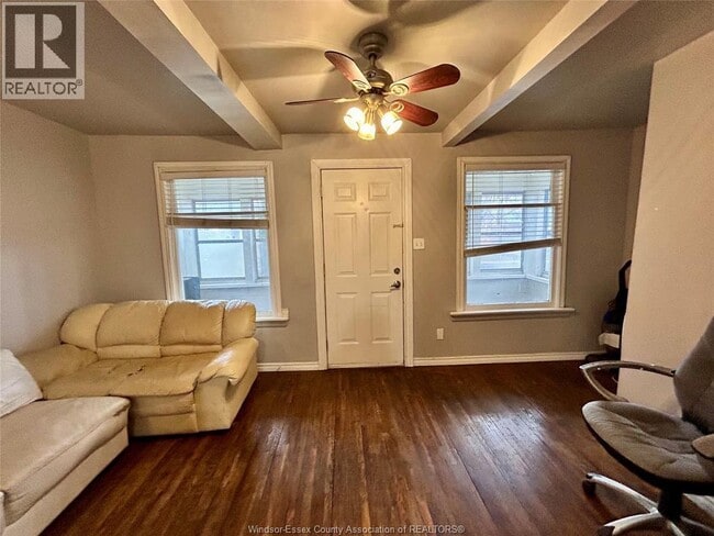 Photo du bâtiment - 789 Bridge Ave