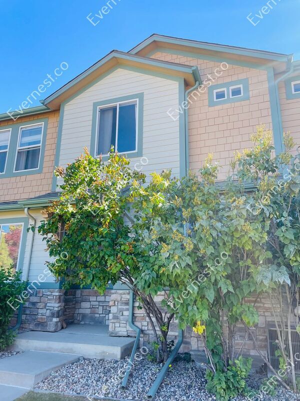Building Photo - 2851 Kansas Dr