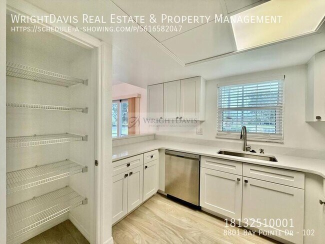 Foto del edificio - 8801 Bay Pointe Dr
