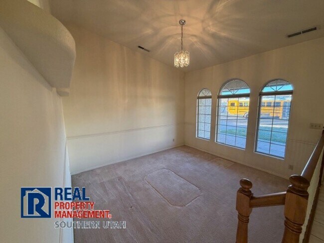 Foto del edificio - 3 Bed / 2 Bath Home for Rent in Santa Clara