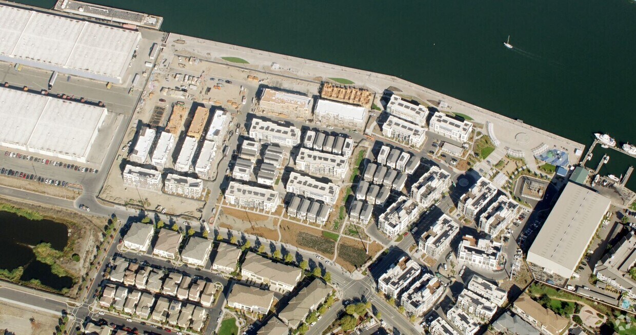 Compass at Bay 37 Apartments in Alameda, CA