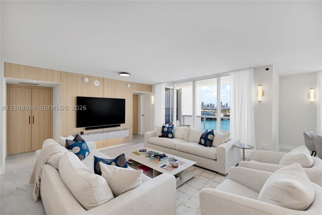 Building Photo - 1800 Sunset Harbour Dr