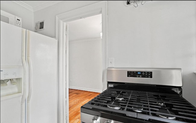 Building Photo - 2021 Arlington Terrace
