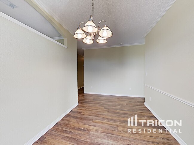 Foto del edificio - 1362 Meadow Creek Dr