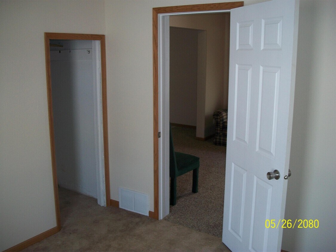Foto principal - 901 10th Ave SW