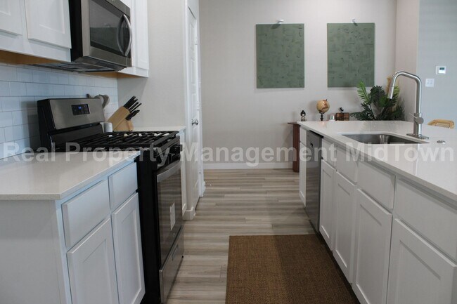Foto del edificio - Modern 3-Bedroom Home in Prime Forney Loca...