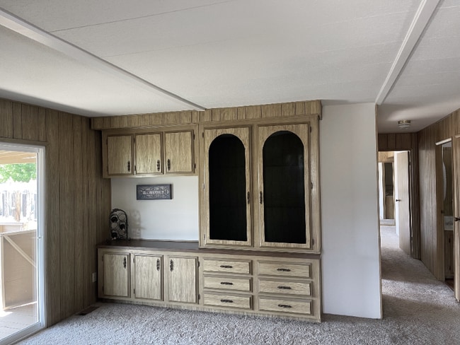 Building Photo - 17880 Mockingbird Dr