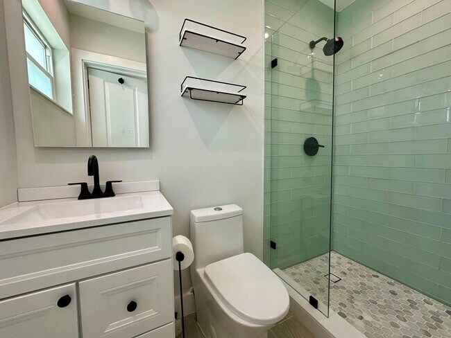 Foto del edificio - 284 SW 11th St