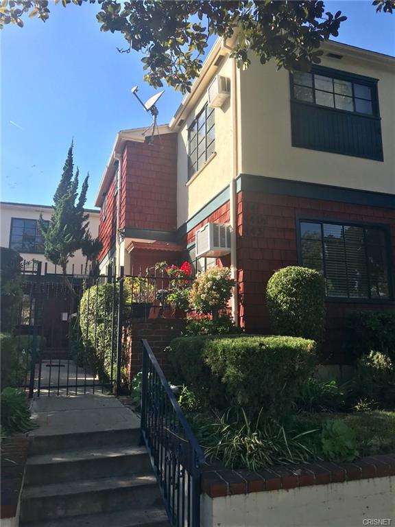 Foto del edificio - 441 S Doheny Dr