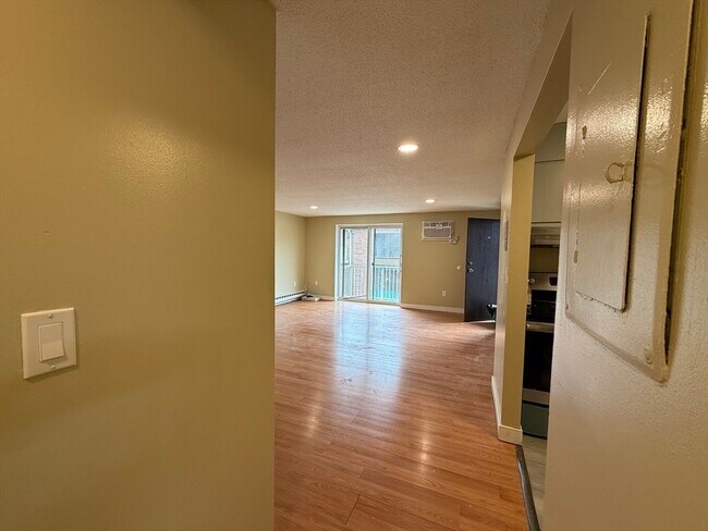 Foto del edificio - 1186 Worcester Rd