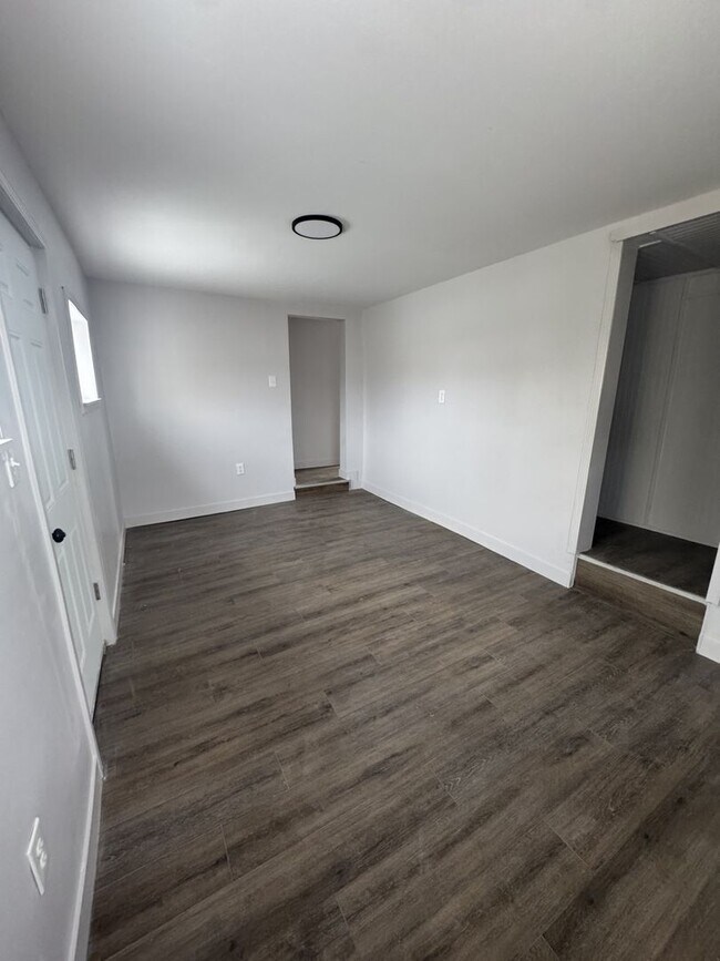 Foto del edificio - Welcome to this spacious 3-bedroom, 1-bathroom home located in the heart of Washington Courthouse...