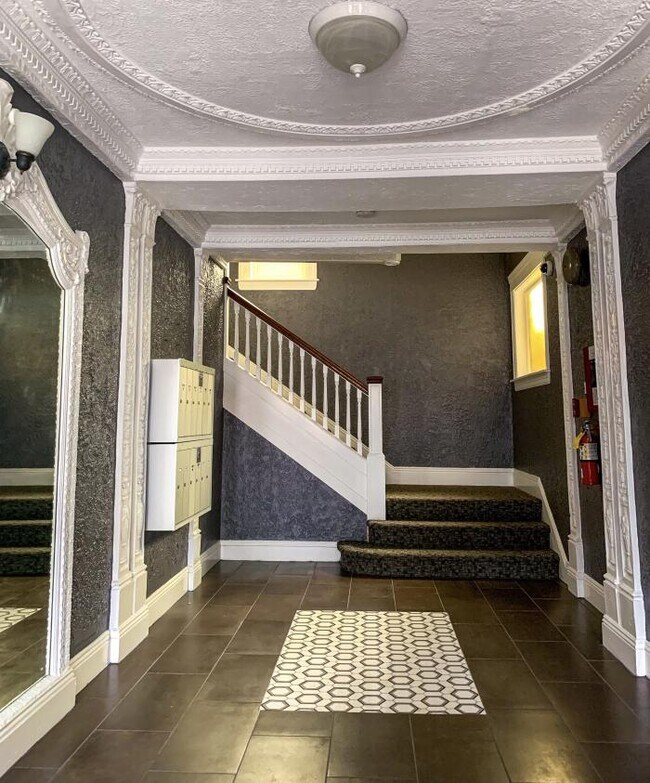 Building Photo - 2 bedroom in San Francisco CA 94116