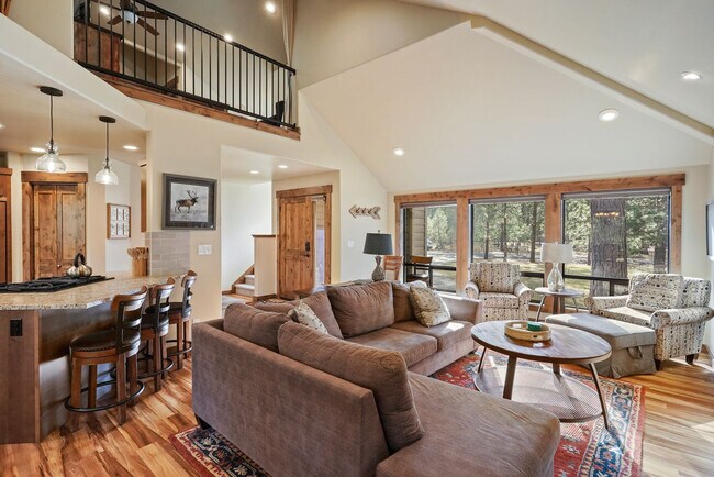 Building Photo - 3 Tumalo Ln
