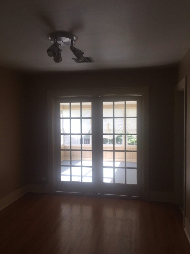 Building Photo - 1741 Albans Rd