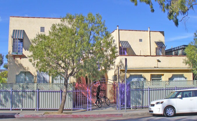 639 Rose Avenue Building - 639 Rose Ave