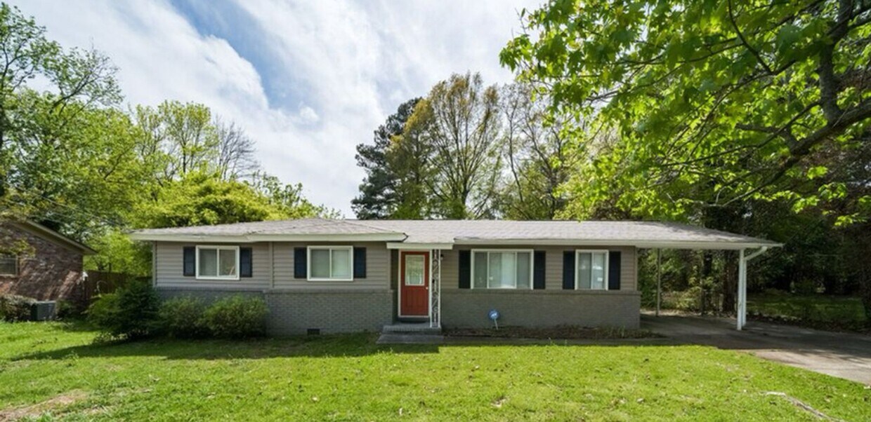Foto principal - Home for Rent in Birmingham, AL!!! View wi...