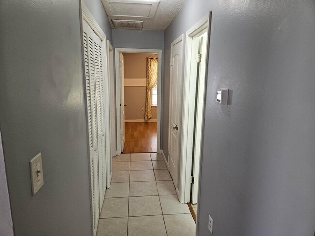 Foto del edificio - 310 Redwood Ave