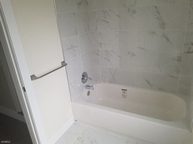 Foto del edificio - 3 br, 1.5 bath House - 16126 Wildemere St