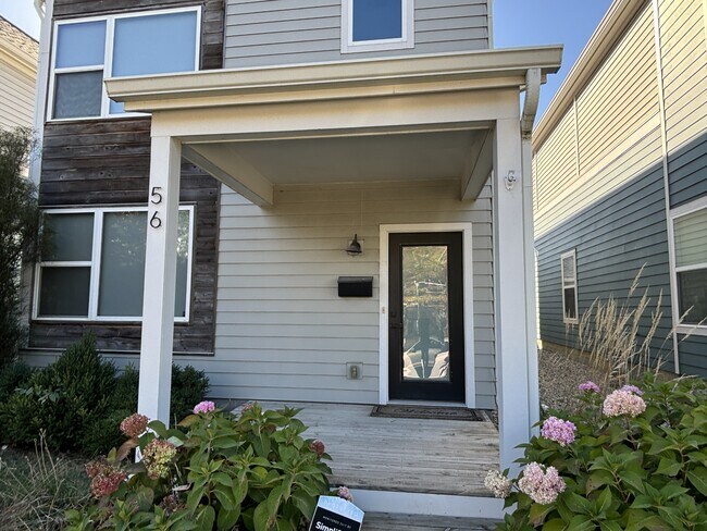 Foto del edificio - 56 Central Greens Blvd