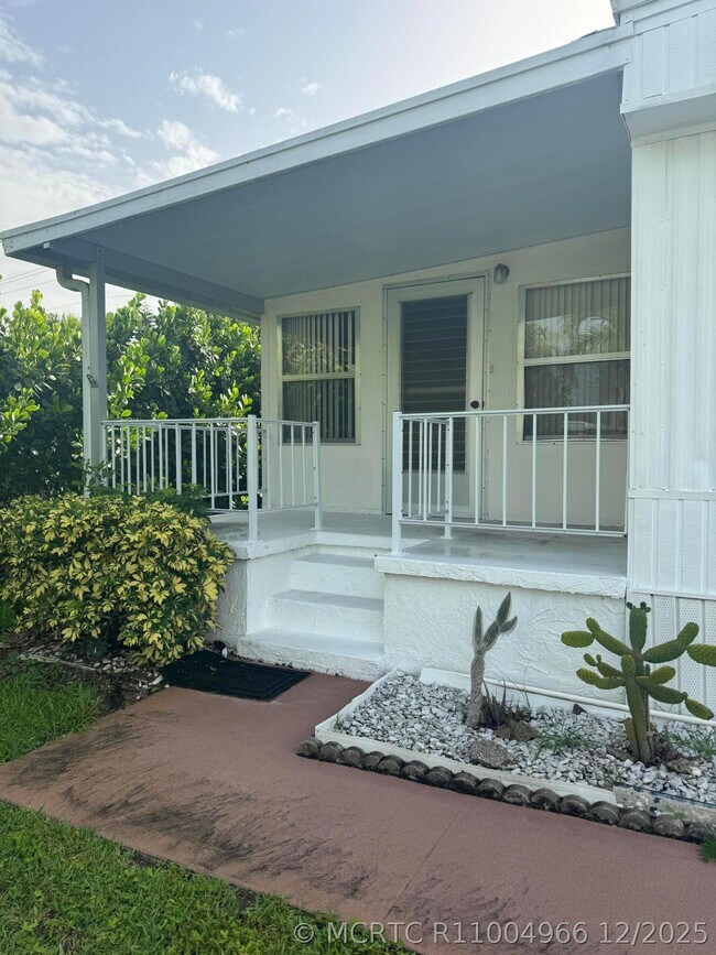 Foto del edificio - 8051 SE Homestead Ave