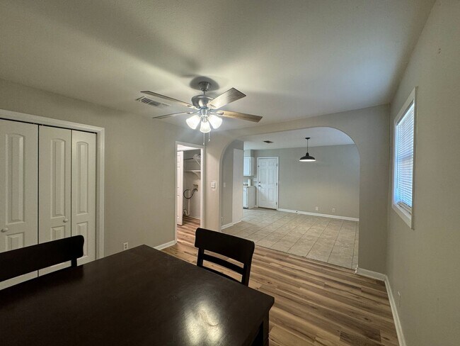 Building Photo - Large lot in Southern Hills....