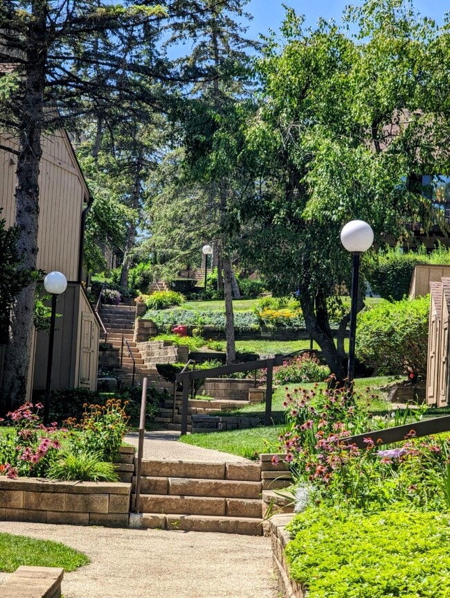 Building Photo - 32 Montego Colony