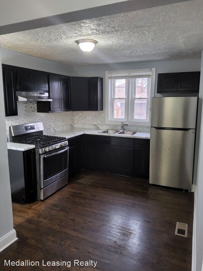 Foto del edificio - 3 br, 1 bath House - 8900 S Crandon Ave