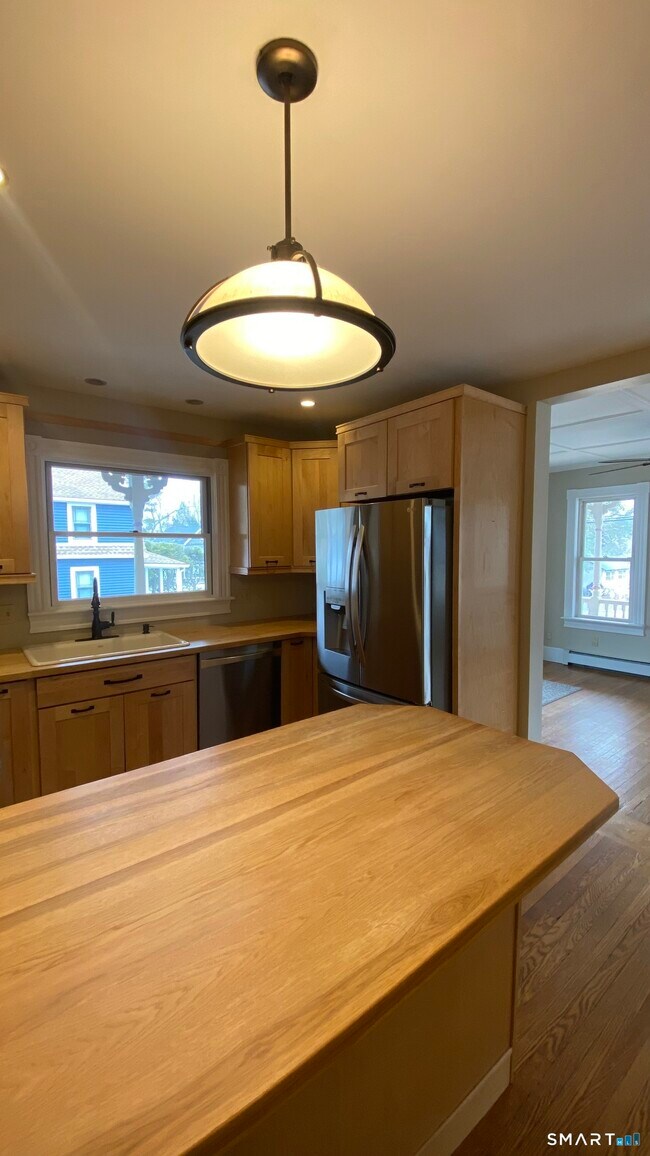 Building Photo - 86 Belleview Ave