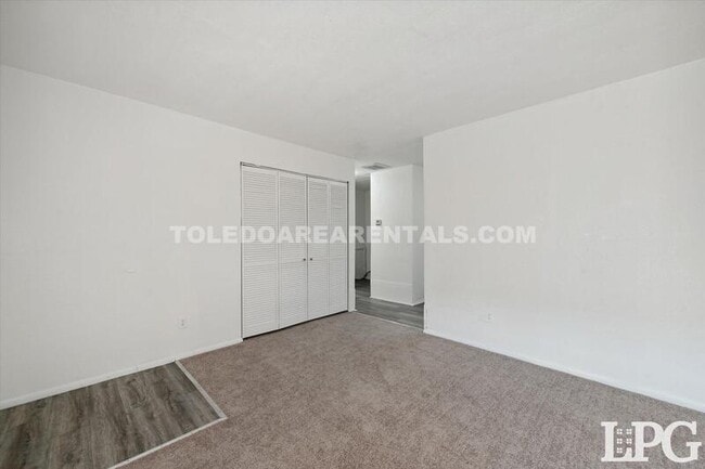 Building Photo - 2651 Consaul St