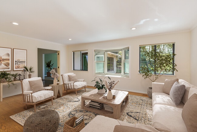 Building Photo - 4 Pimentel Ct