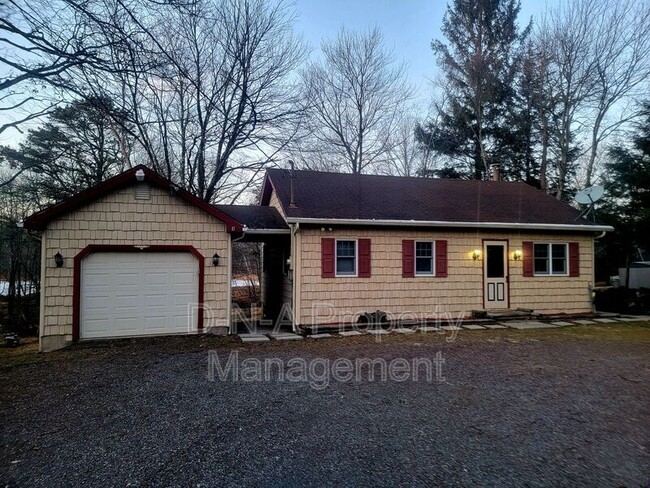 Building Photo - 247 Mountain Rd