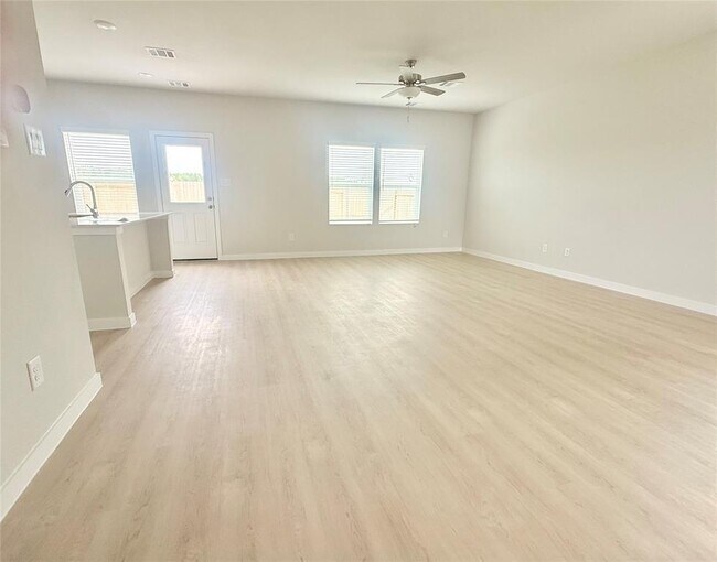 Foto del edificio - 20031 Briarcliff Pk Ln