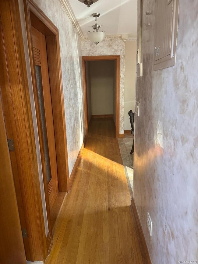 Building Photo - 138-54 Hoover Ave