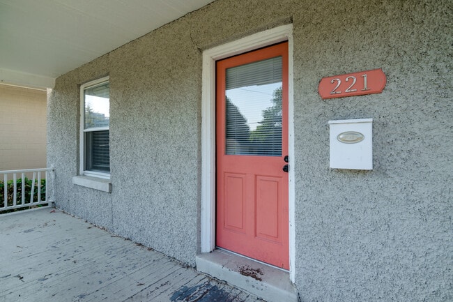 Photo - 221 E Mosley St House