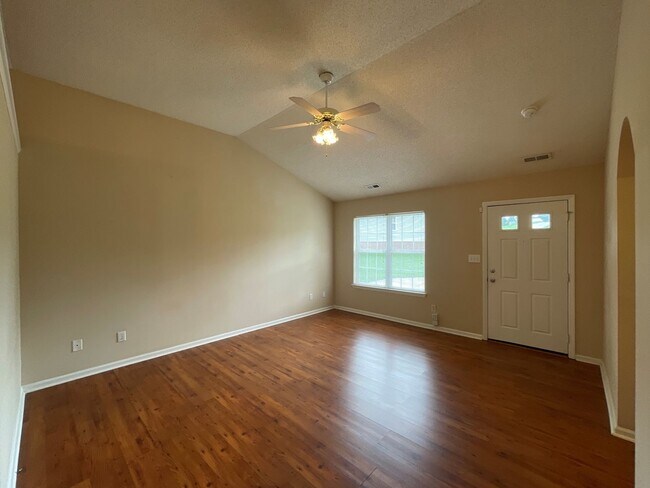 Building Photo - Lakeview Village