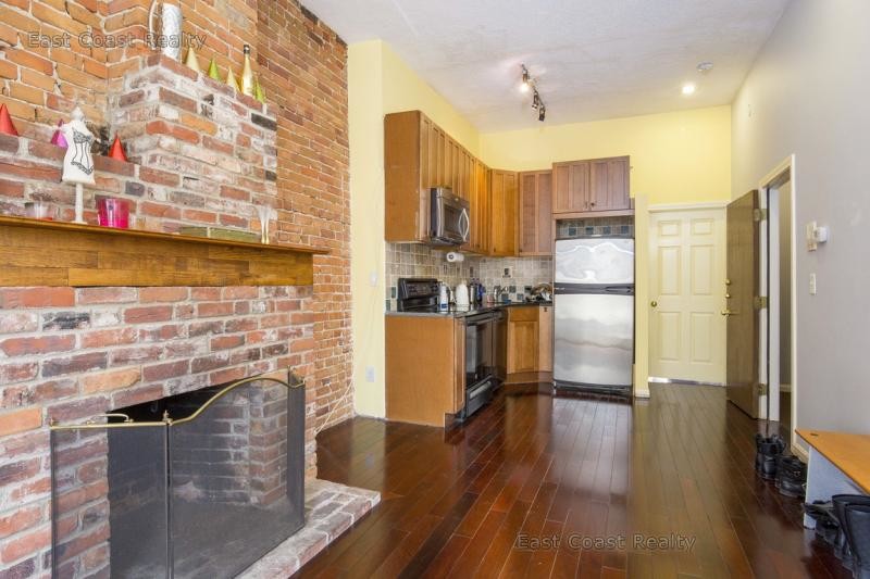 Primary Photo - 57 Warren St
